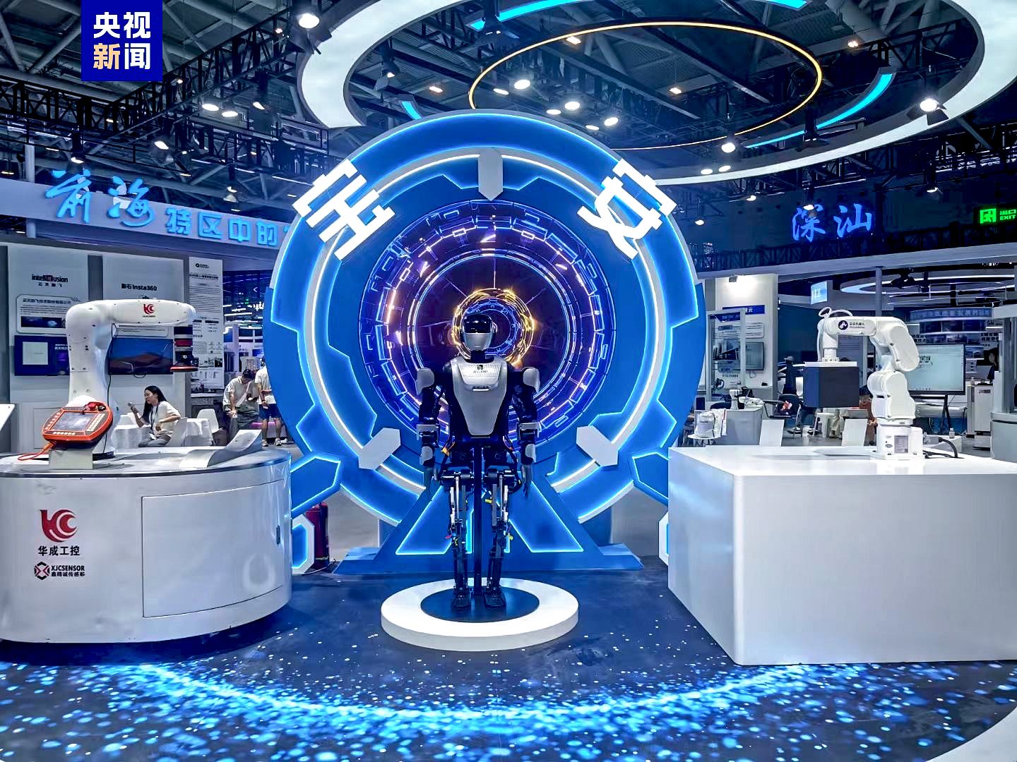 乐聚 – 人形机器人产业化领跑者